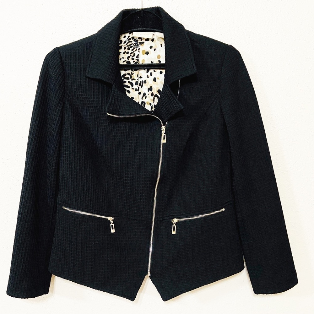 Chico’s size 0 black textured zip up blazer jacket